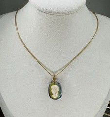Cameo Pendant Iridescent Gold Clasp Vintage BEAUTIFUL addition To Any Chain READ