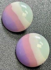 Vintage 1.1” Rainbow Pink Purple Green Lucite Round Puffy Clip Earrings