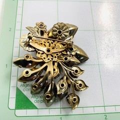 Vintage Yellow Brown Earth Tone Color Glass Rhinestones Gold Tone Brooch