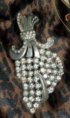1930s Art Deco MASSIVE hand set Rhinestone Pot Metal Foliage Brooch *unique