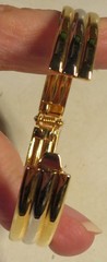 BRACELET Vintage Bangle Gold & Silver Tone Banded Unbranded Fashion Jewelry 8″OD