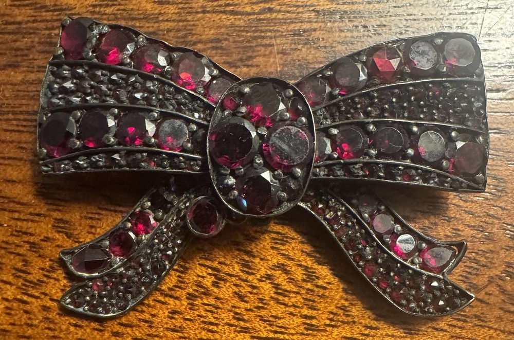 Estate Victorian Bohemian Garnet Bow Pin