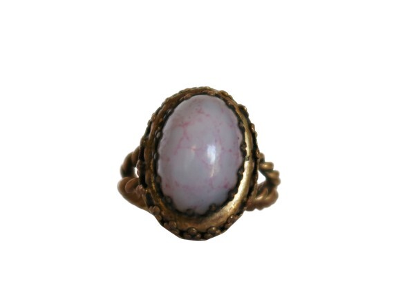 Vtg pink polished stone cabochon brass tone braided open band adjustable ring
