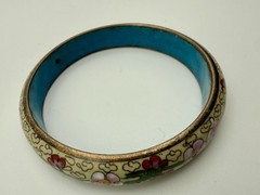 Vintage Cloisonné Medium Cream Flowers Floral Bangle 7.75 “Bracelet 0.5” Wide