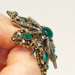 VTG ART Star Snowflake Brooch Green Glass Cab 4.5cm Holiday Christmas Gift
