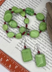 Vintage Green Necklace & Pierced Earrings Set Green Howlite Jewelry 💚