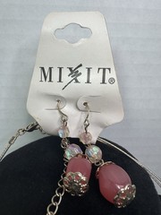 Vintage JC Penny NWT MIXIT Goldtone Pink Multi Necklace Pierced Earrings Set New