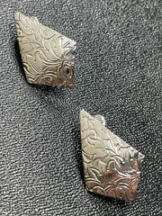 Vintage 1.1” Floral Silver Tone Metal Curled Clip Earrings