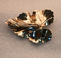 Vintage Judy Lee Brooch Pin Brushed Gold Tone Textured Leaf With Rhinestones