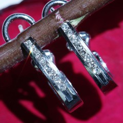 14k white gold earrings 0.16ct diamond 0.75″ omega back hoop 4.78g N2594B