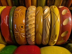 35 BIG Vintage Bakelite Thermoset Lucite Plastic Carved Bracelet Lot! Colorful!