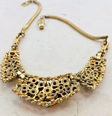 Vintage BARCLAY Gold tone Necklace w Pink, Blue Rhinestones