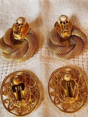 2 Pairs Vintage Gold Chunky Mid Century Clip Earrings #120