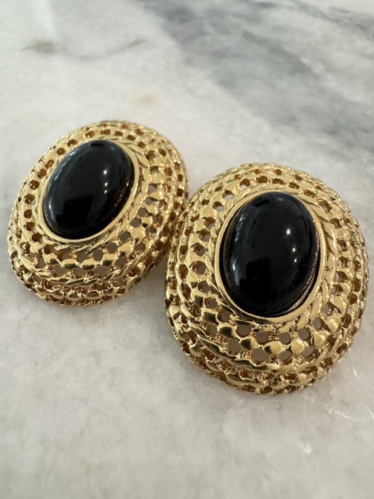 VTG Les Bernard Black Cabochon Gold Mesh Clip On Earrings Signed 80s Runway