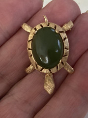 VINTAGE DESIGNER KARBRA 3.00ct JADE 14K YELLOW GOLD TURTLE BROOCH PIN 6 GRAMS