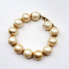 Vtg Napier Womens Pearl Bracelet Elegant Fashion Jewelry Golden Closure 8.5 in