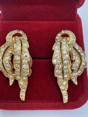 Vintage Rare Signed JOMAZ Gold Plated Diamond Rhinestone Clip Earrings LEAF des