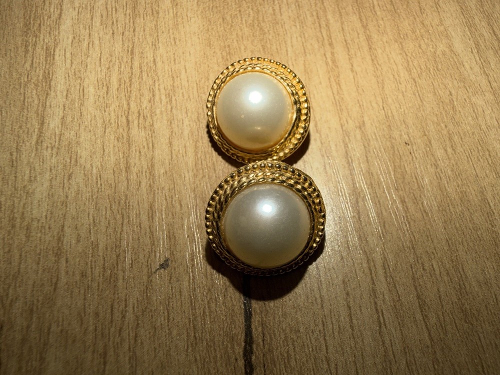 VTG Faux Pearl Gold Tone Braided Circle Clip On Earrings Beautiful Classy A41