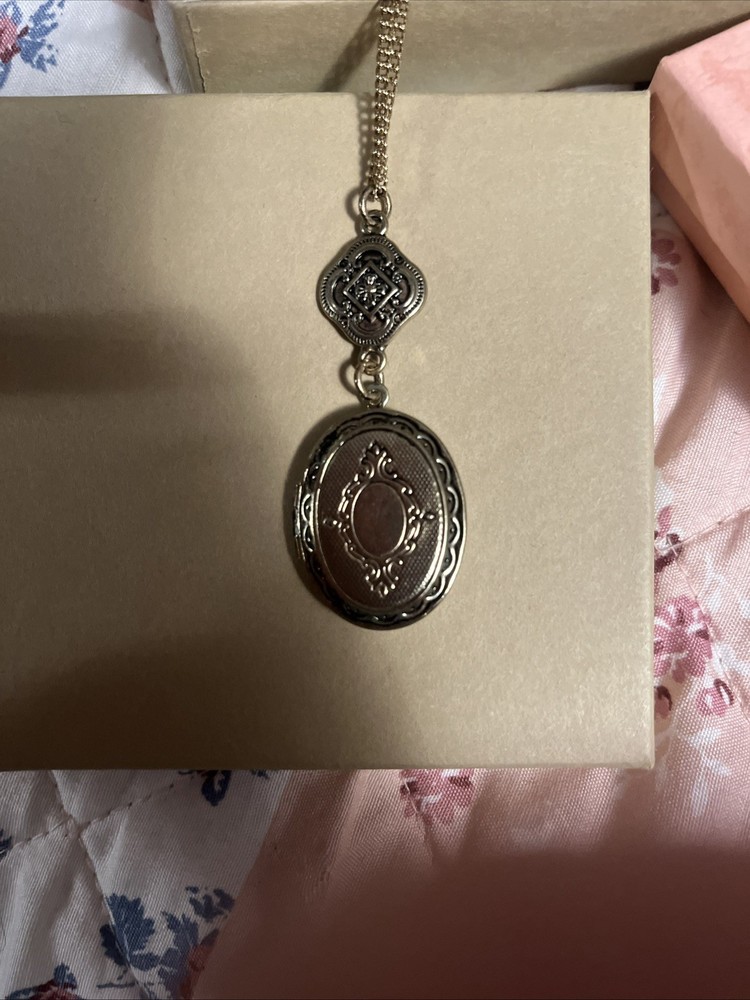 Victorian Revival Locket Pendant Necklace Silver Tone Oval 18″ Chain Engraved