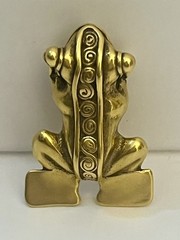 Signed MMA Frog Pendant Pin Brushed Gold Tone Metropolitan Museum Art Jewelry