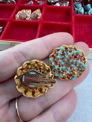 Lot 12 pairs & 10 singles Vintage clip on/screw back Earrings,many signed w/box