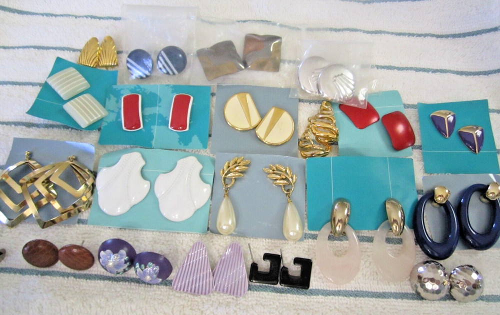Nice lot of 22 Retro Colorful Mixed Pierced Costume Earrings Post Back