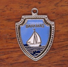 Vintage silver BAHAMAS CARIBBEAN ISLAND SAILBOAT SHIP TRAVEL SHIELD charm 40-16