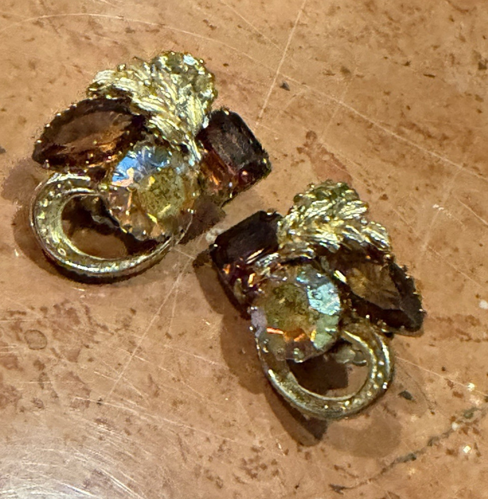 VINTAGE TOPAZ AMBER BROWN YELLOW NAVETTE AB RHINESTONE LEAF Clip On Earrings