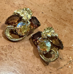 VINTAGE TOPAZ AMBER BROWN YELLOW NAVETTE AB RHINESTONE LEAF Clip On Earrings