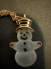 Avon Vtg Pendant Gold Tone Hat Frosted Snowman Christmas Holiday Jewelry