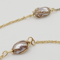 Barrel Pearl Neutral Tone Gold Plated Station Necklace Vtg Korea 24 Inch w Tag