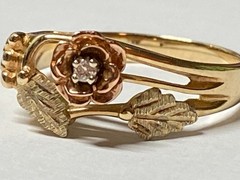 Vintage 10K Two-Tone Gold Diamond Flower Floral Ring Size 6.5 3g