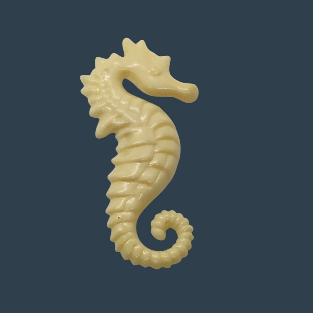 Vintage Plastic Seahorse Brooch Off-White Large 3″ Long