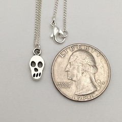 Silver Tone Costume Dainty Skull Charm Pendant Curb Chain Necklace 18” #21