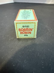 Vintage Avon Bobbin Robin Collectible Pin Pal – New Never Worn Full