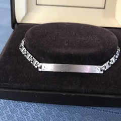 NIB Speidel ID Women’s Bracelet In Jeweler’s Original Box Silver Tone Beautiful