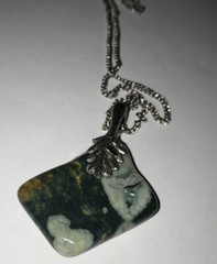 Vtg Stone Pendant with Silvertone Chain