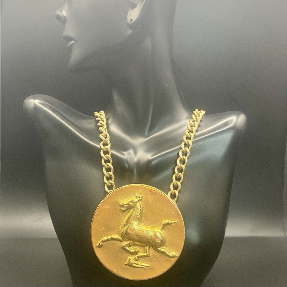 Vintage 1974 Alva Museum Replicas “Flying Horse of Kansu” Medallion Necklace