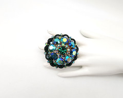 VINTAGE BLUE/GREEN AB RHINESTONE DOMED GOLD TONE JEWELRY PIN/BROOCH NICE QUALITY