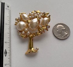 VINTAGE CHRISTMAS TREE BROOCH PIN FAUX PEARLS GOLD NOVELTY GEM CRAFT STYL HTF 53