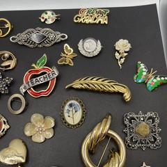 30+ Brooches Various Designs, Colors, Sizes Little To No Wear Vintage-Modern