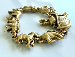 Vintage signed AJC Noah’s Ark gold tone link bracelet animals 7 inches