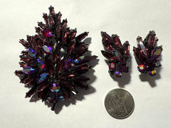 MCM REGENCY JAPANNED DEEP PURPLE PLUM RHINESTONE BROOCH PIN & CLIP EARRINGS WOW!
