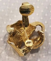7/8 Inch Gold Tone Semi-textured 3 Dimensional Bow Clip On Earring