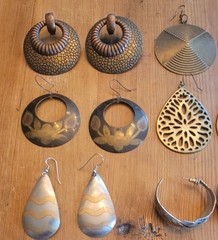 Lot Of 40 Pairs Wearable Vintage Fashion Earrings Wear Or Resell Great Variety