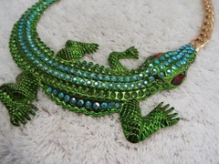 Goldtone Green Rhinestone Alligator Scoop Necklace (D68)