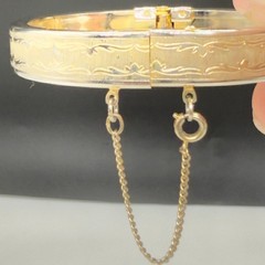 Vintage Coro Bracelet Gold Tone Etched Bangle Size 7 Signed Safety Chain