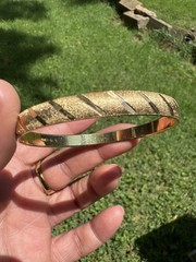 1970s–1980s Vintage Monet Gold-Plated Diamond-Cut Bangle Bracelet small
