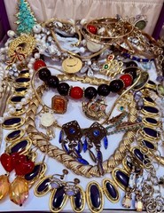 Vintage Estate Costume Jewelry Lot! MONET, NAPIER and more!