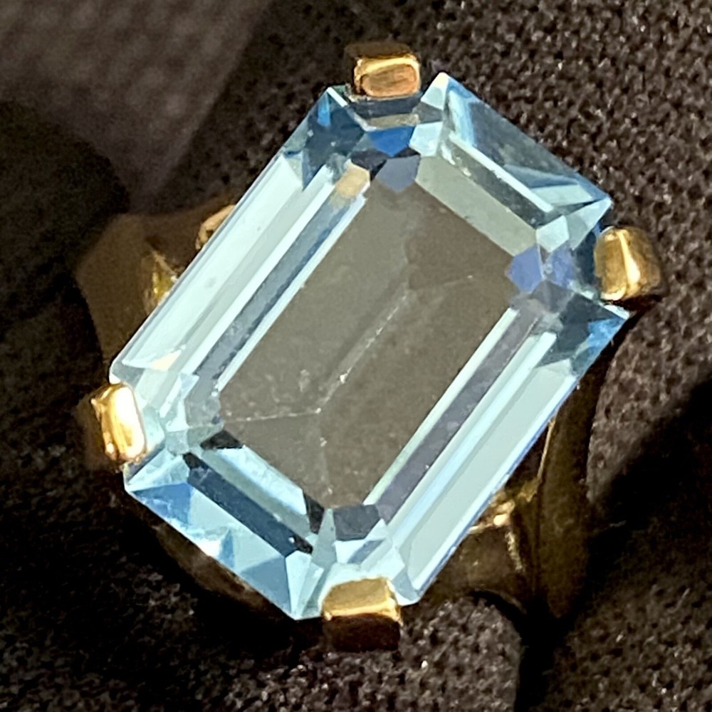 NICE ESTATE STERLING SILVER VERMEIL & EMERALD CUT BLUE STONE RING BAND SIZE 4.25